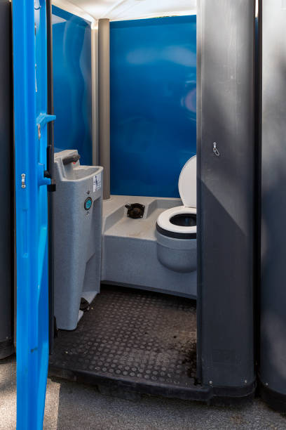 Affordable portable toilet rental in Bolivar, MO